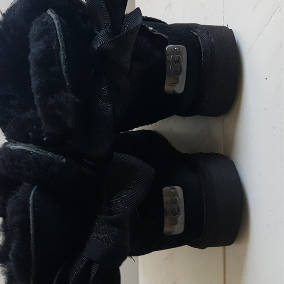 UGG Baily Boots - Picture 14 of 14